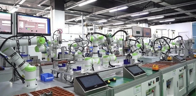 長廣溪智造“機(jī)汽共融”智能工廠榮獲恰佩克年度示范應(yīng)用場景獎(jiǎng)